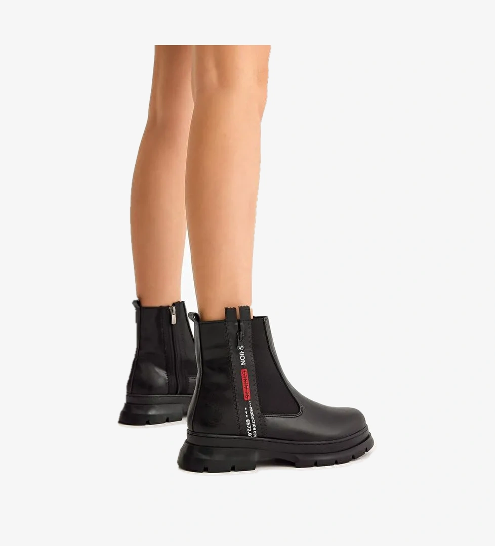 Kadın Siyah Cilt Fermuarlı Detaylı Bot