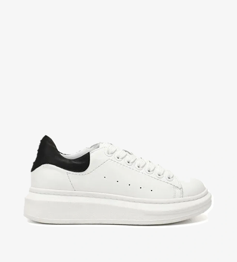 BEYAZ Hakiki Deri Yuvarlak Burun Dolgu Taban Bağcıklı Kadın Sneaker 24283