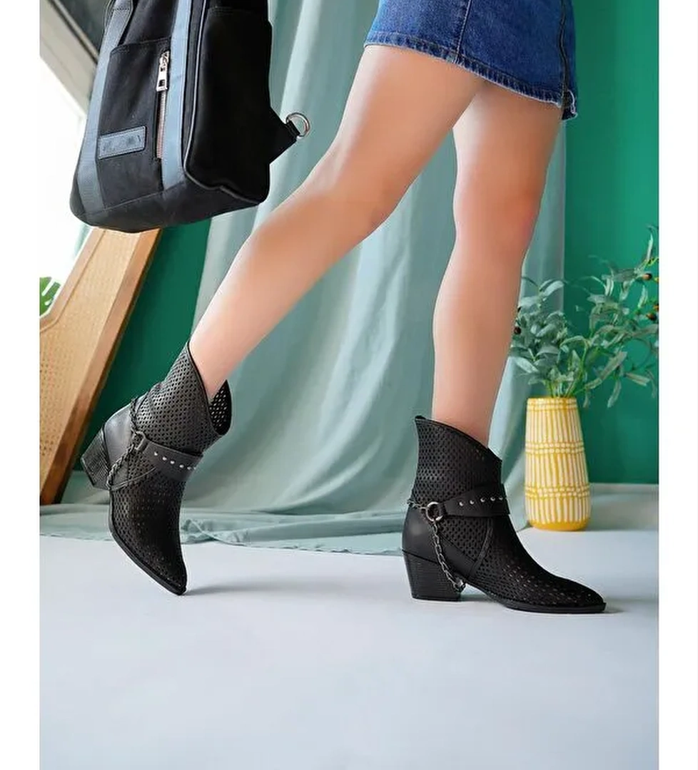 BURNİNG Kadın Lazer Kesim Zincir Detaylı Delikli Kovboy Yazlık Topuklu Festival Bot