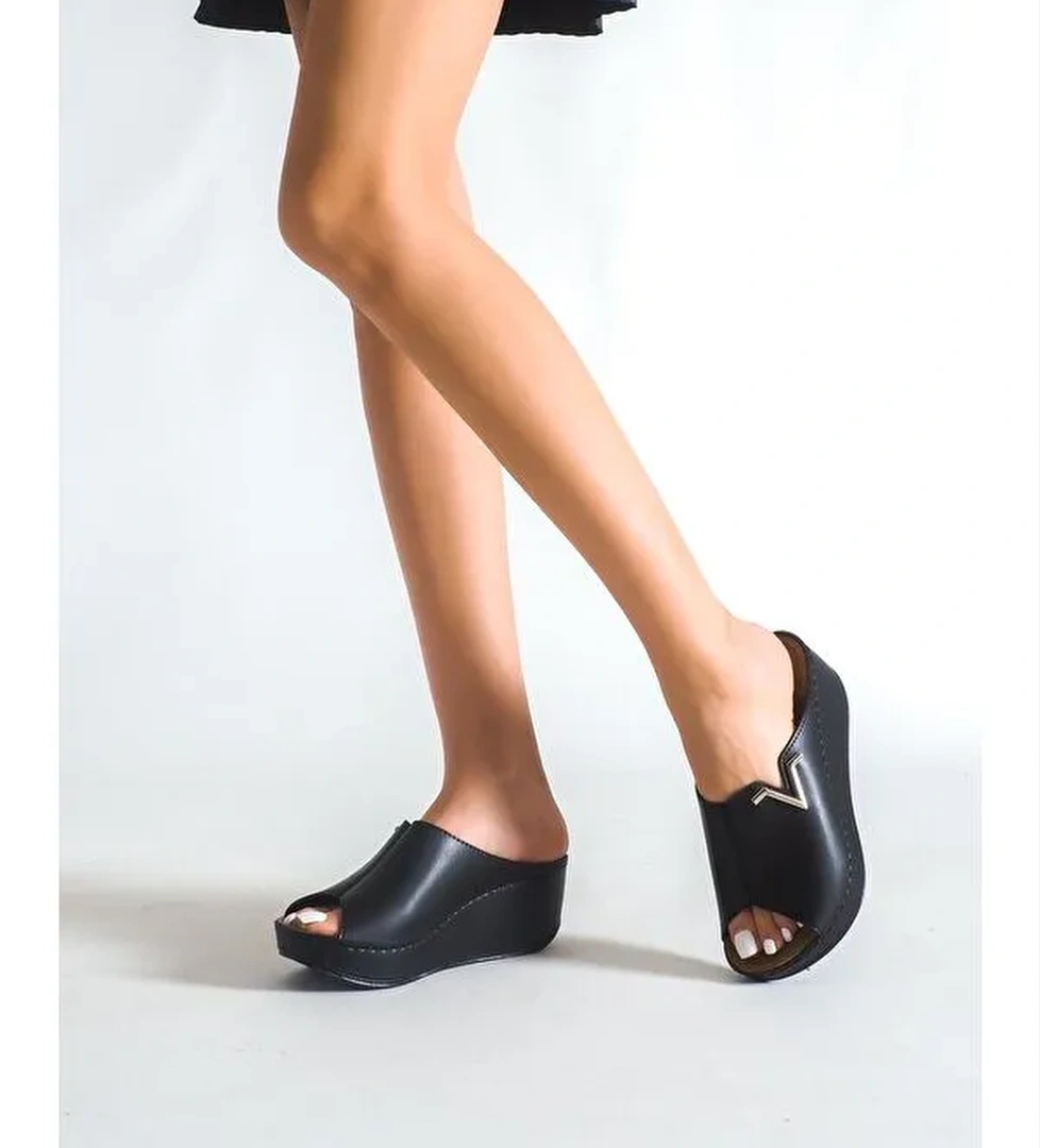 6145 Kadın Dolgu Topuklu V Toka Terlik