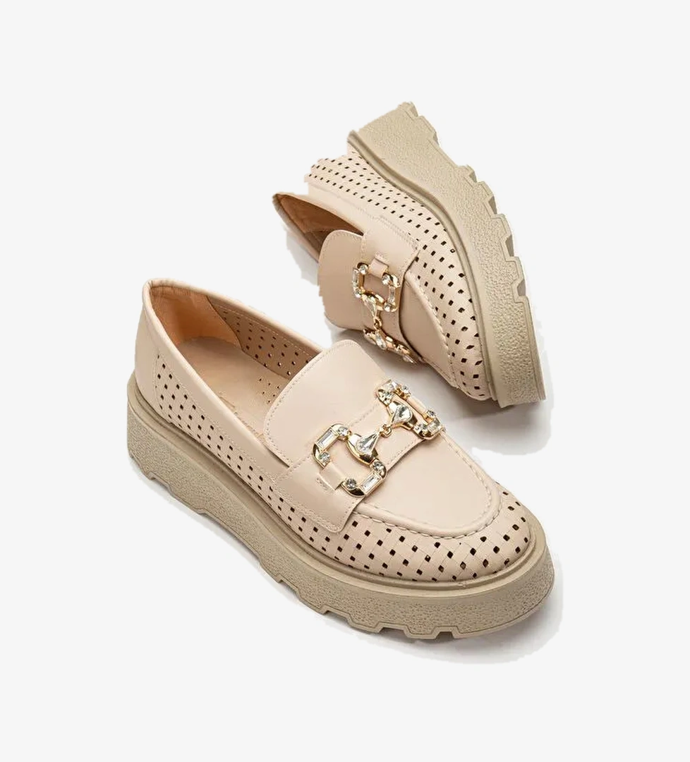 Kadın Ten Yanı Şerit Detaylı Önü Taşlı Tokalı Kalın Poli Taban Loafer - Görsel 1