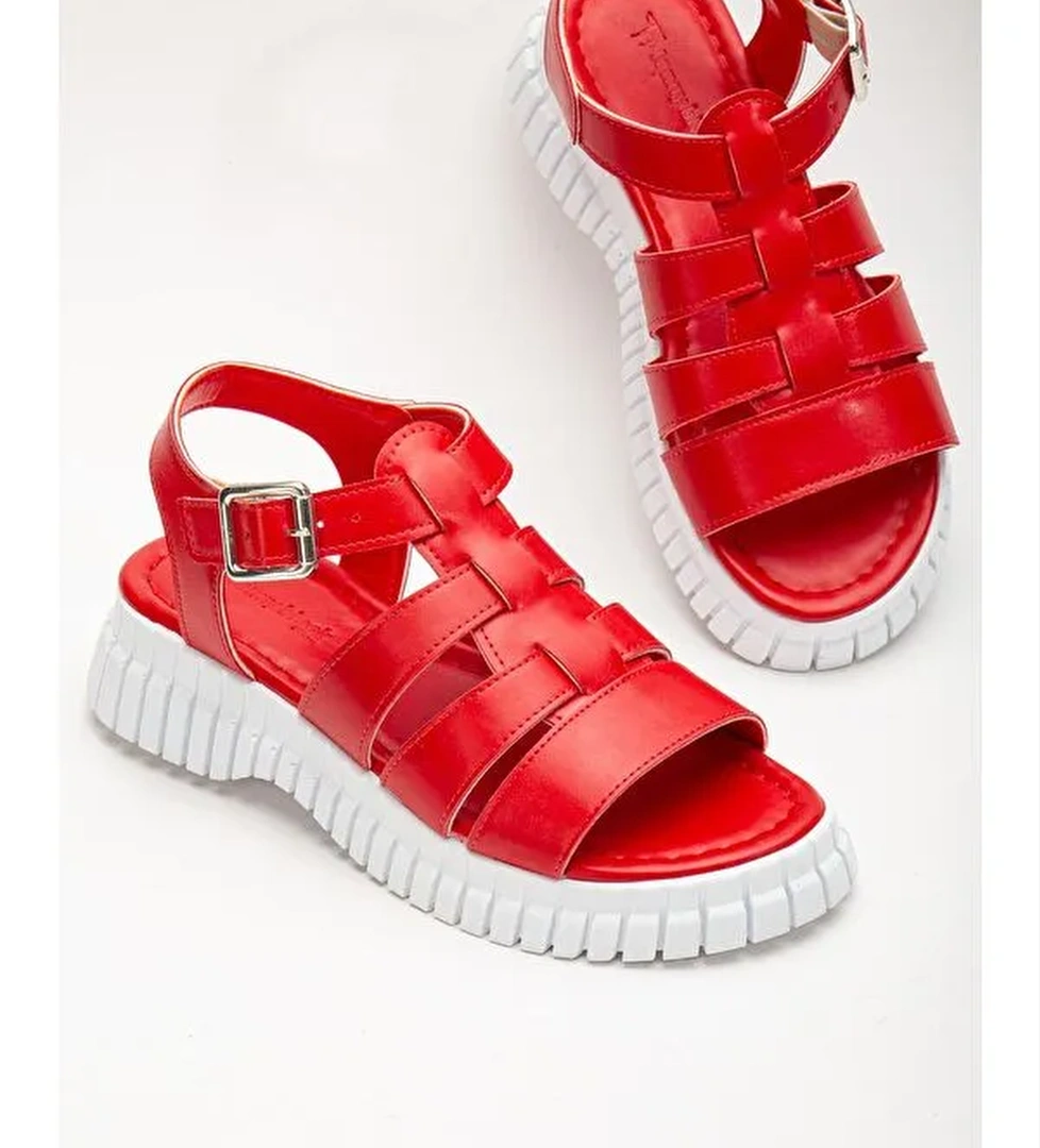 Kadın Kırmızı Bilekten Bağlamalı Üç Bantlı Poli Yüksek Taban Sandalet