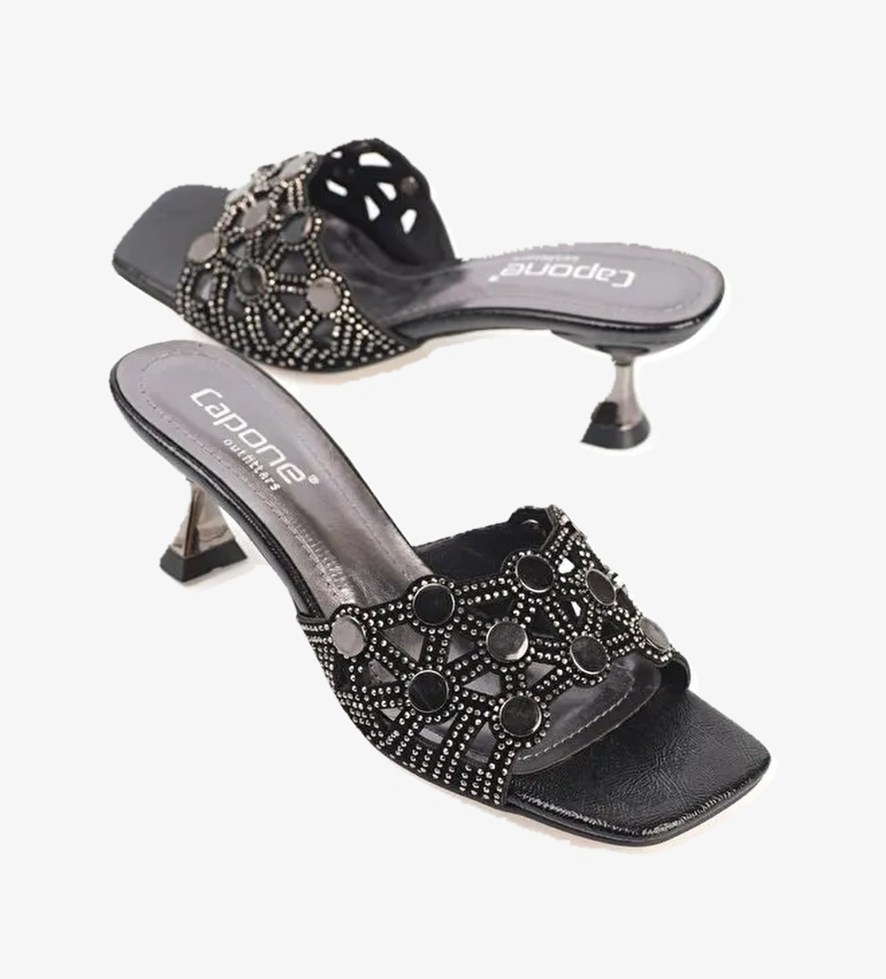 Küt Burunlu Metal Aksesuarlı Kum Saati Topuklu Kırışık Rugan Kadın Terlik - Görsel 1