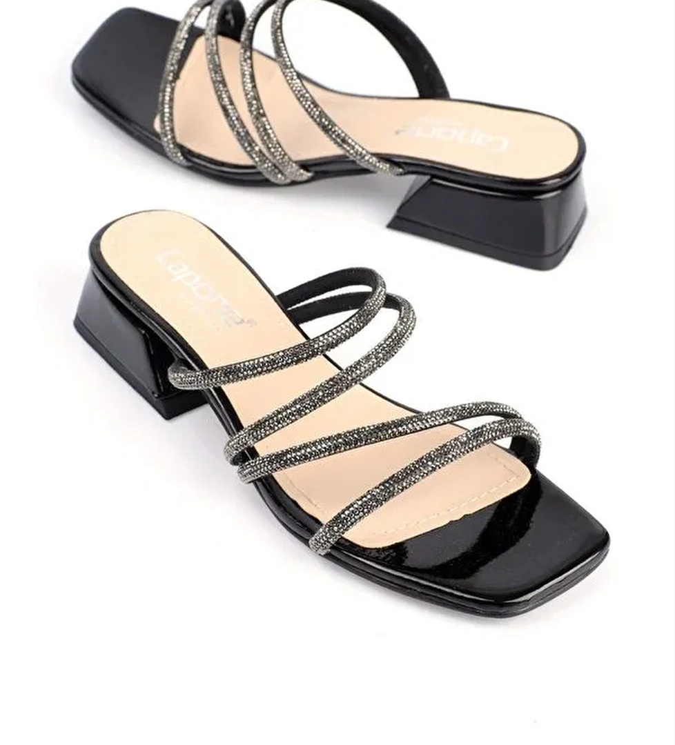 Küt Burunlu Taşlı Bantlı Kısa Topuklu Rugan Kadın Terlik