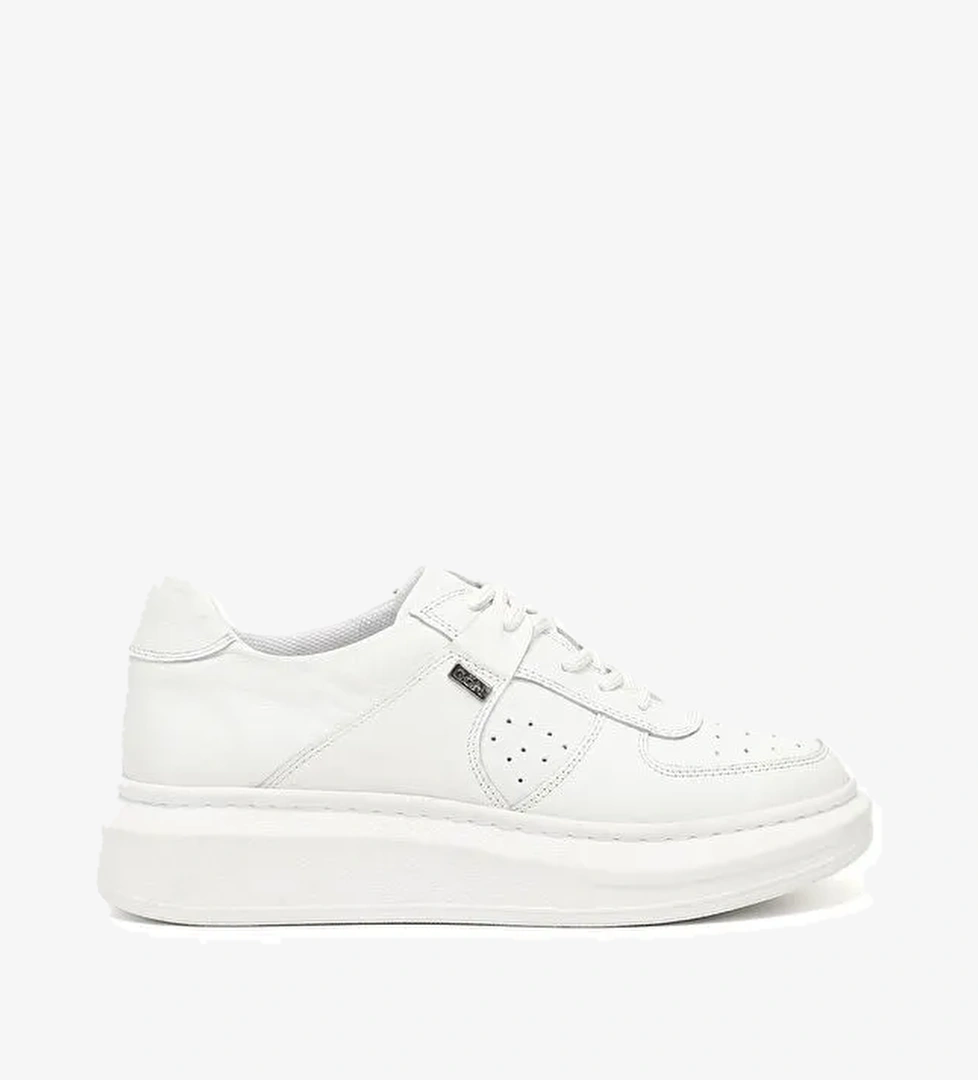 BEYAZ Hakiki Deri Yuvarlak Burun Dolgu Taban Bağcıklı Kadın Sneaker 24297