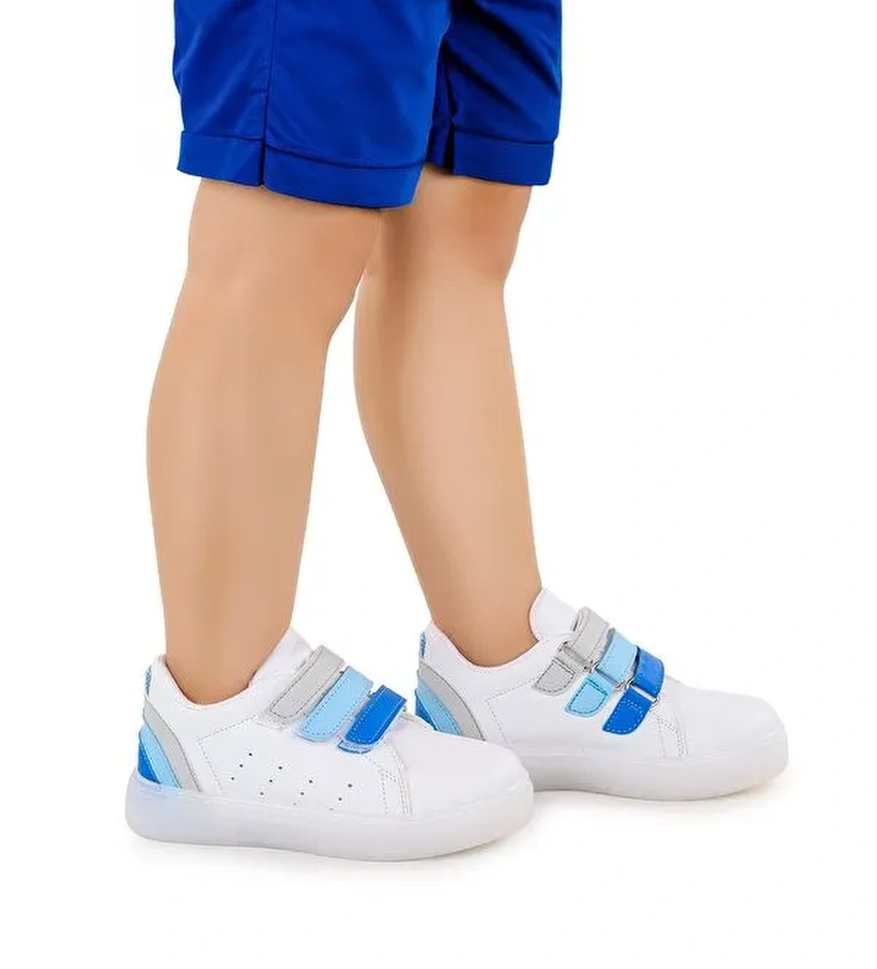 Kiko Kids Lunce Cırtlı Işıklı Erkek Çocuk Spor Ayakkabı model görseli