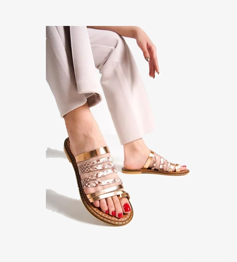 Baş Parmak Detaylı Bantlı Kadın Terlik - Görsel 1