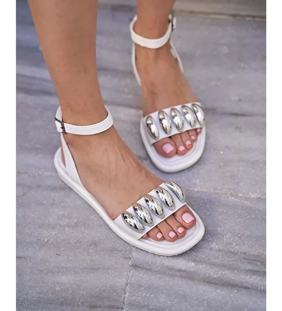Aksesuarlı Sandalet Beyaz