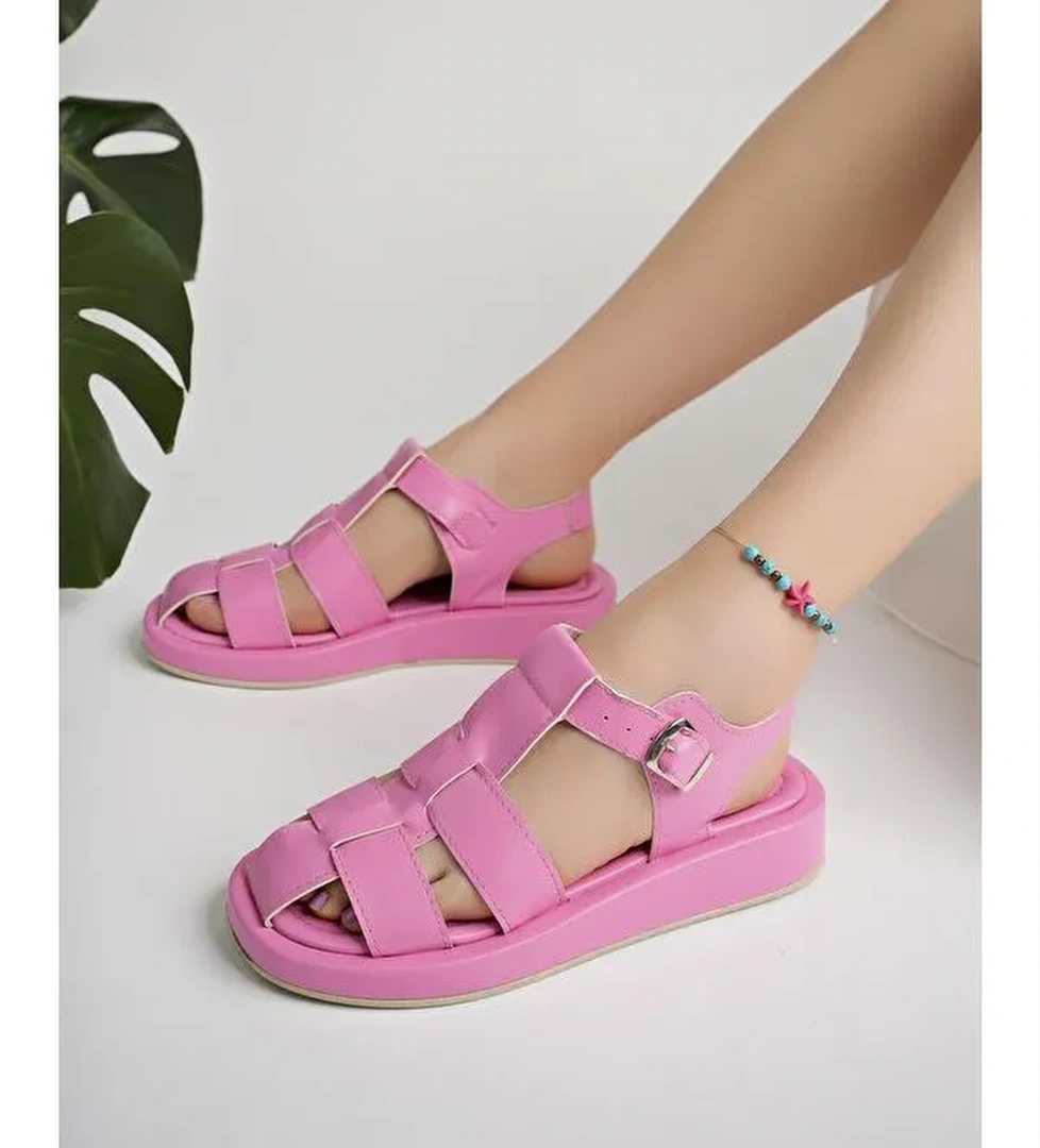 DOSSİ Dolgu Topuklu Bilekten Bağlamalı Tokalı Kadın Sandalet