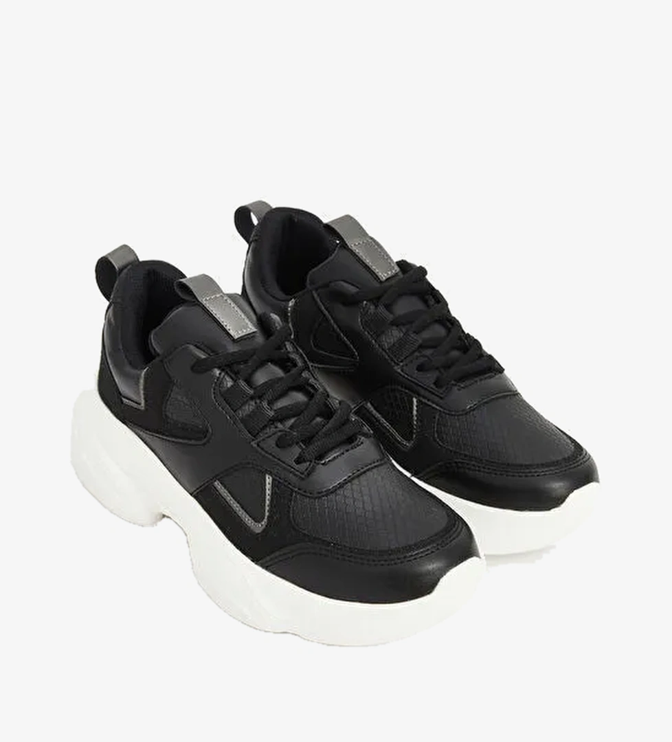 Bağcıklı Kadın Spor Ayakkabı - Görsel 1