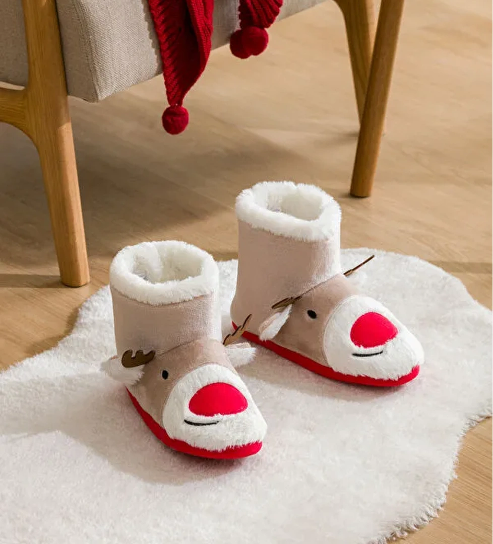 Lcw Home Geyik Nakışlı Pelüş Kadın Ev Botu model görseli