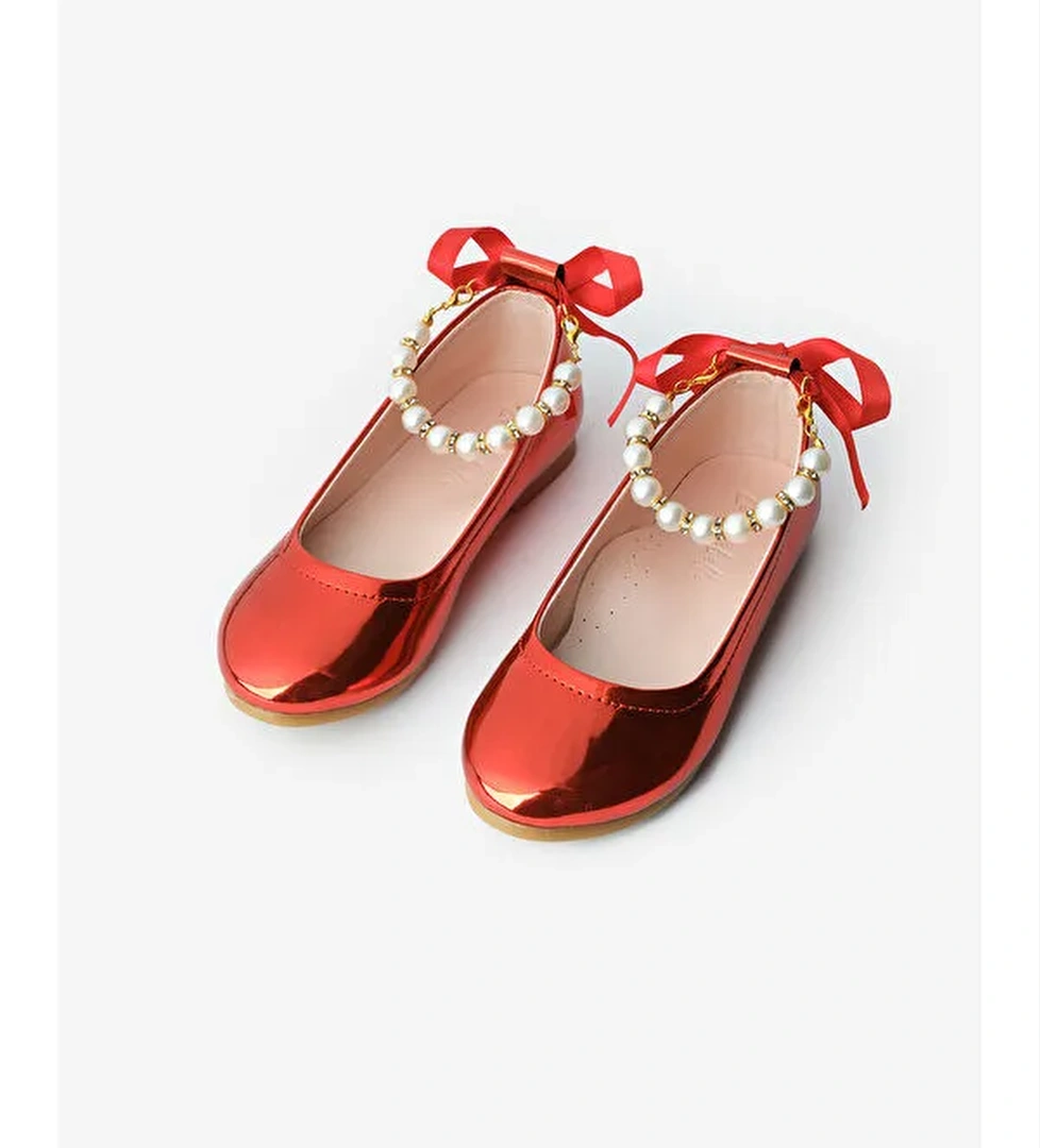 Le Mabelle Kırmızı İncili Topuğu Fiyonklu Kız Çocuk Ayakkabı model görseli