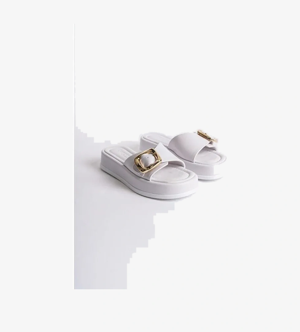 Dolgu Topuklu Tek Bantlı Tokalı Kadın Terlik