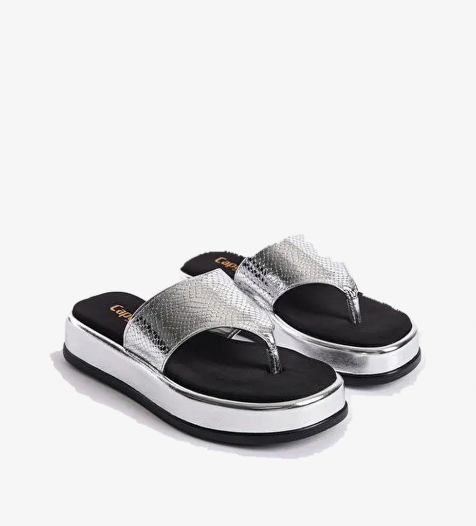 Dolgu Topuklu Taşlı Parmak Arasıı Kadın Terlik