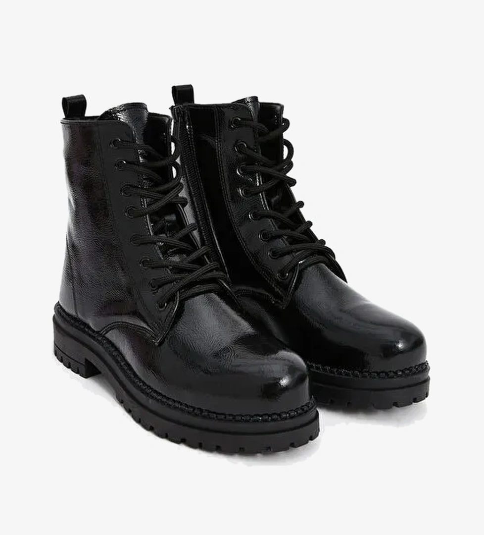 Lcw Steps Bağcık ve Fermuarlı Deri Görünümlü Kadın Bot model görseli