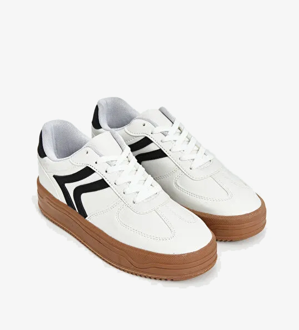 Bağcıklı Kadın Spor Ayakkabı - Görsel 1