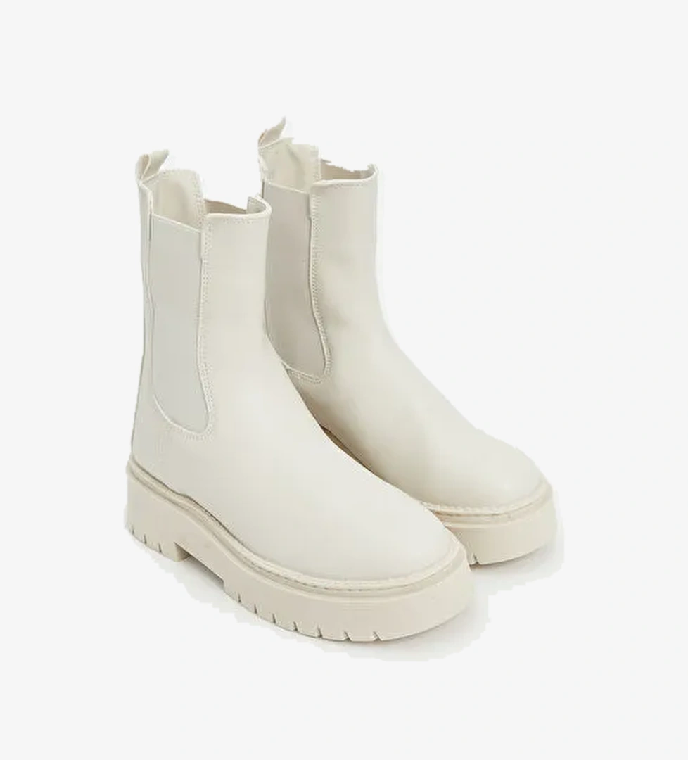 Deri Görünümlü Kadın Bot