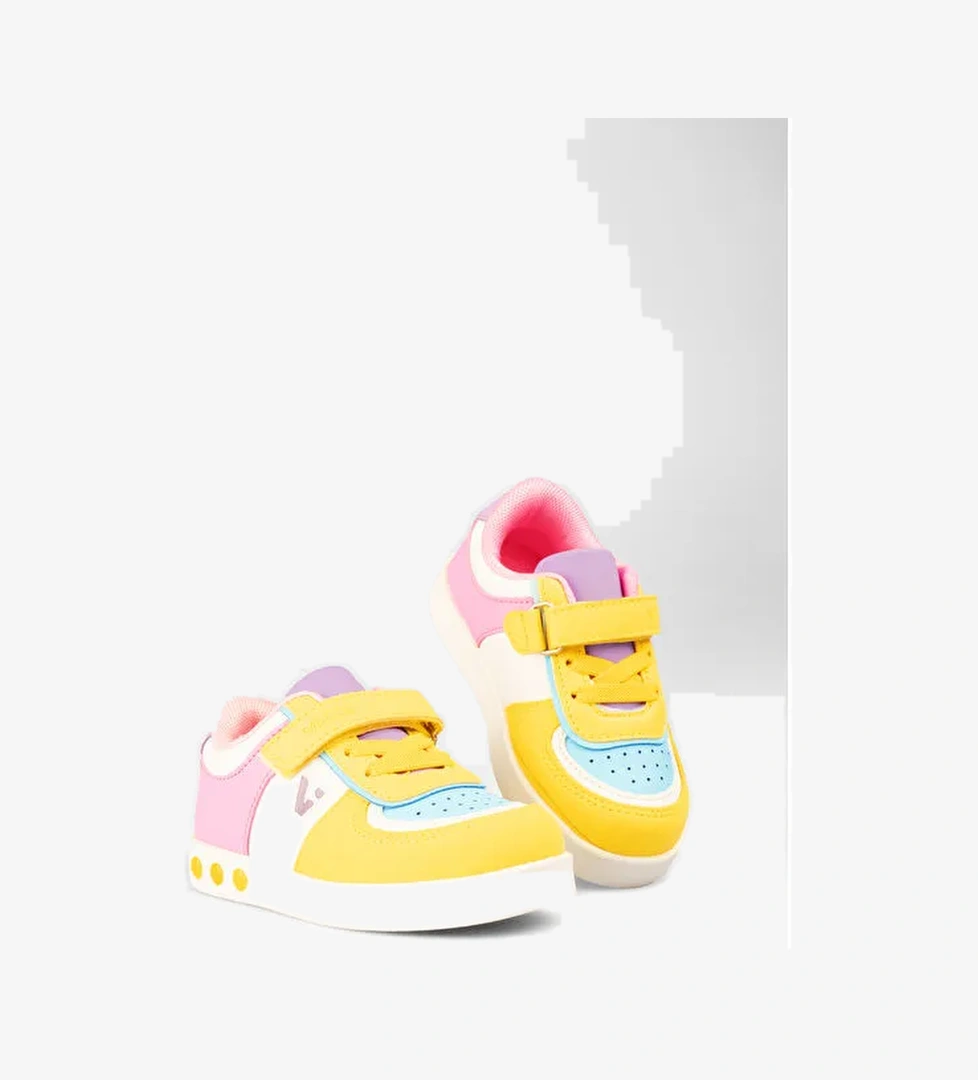Vicco Sam Işıklı Kız Okul Öncesi Sarı Sneaker model görseli
