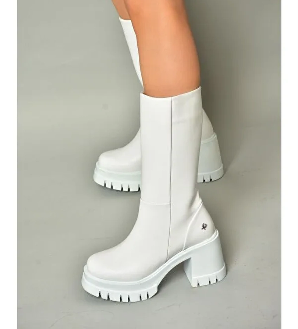 T9737901 Beyaz Kadın Çizme