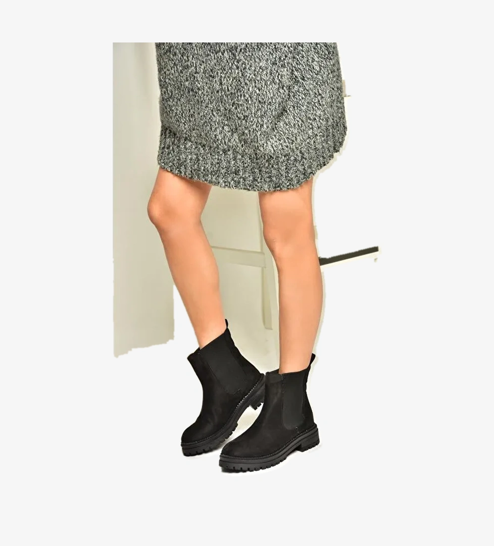 T7269237 Siyah Kadın Bot