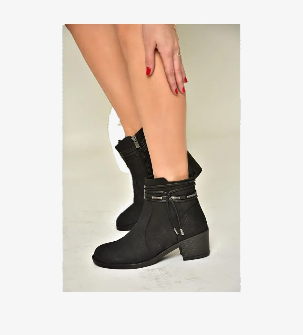 T5557033 Siyah Kadın Bot