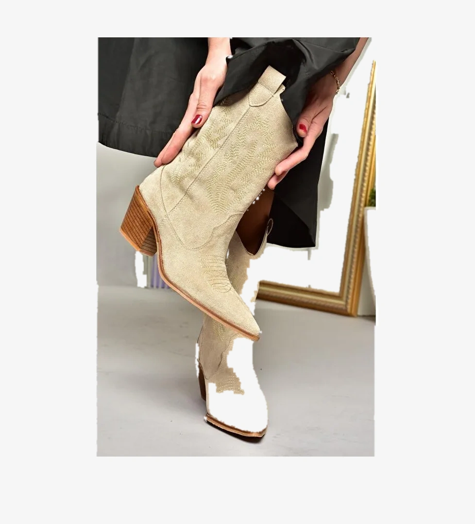 T2676550 Bej Kadın Bot