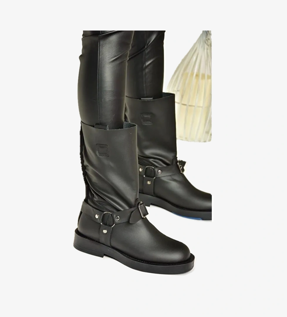 T9735303 Siyah Kadın Bot