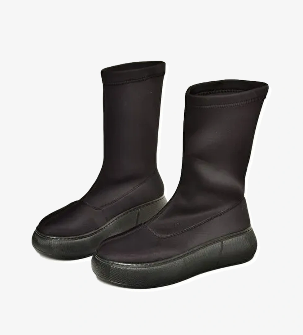 T8112309 Siyah Kadın Bot