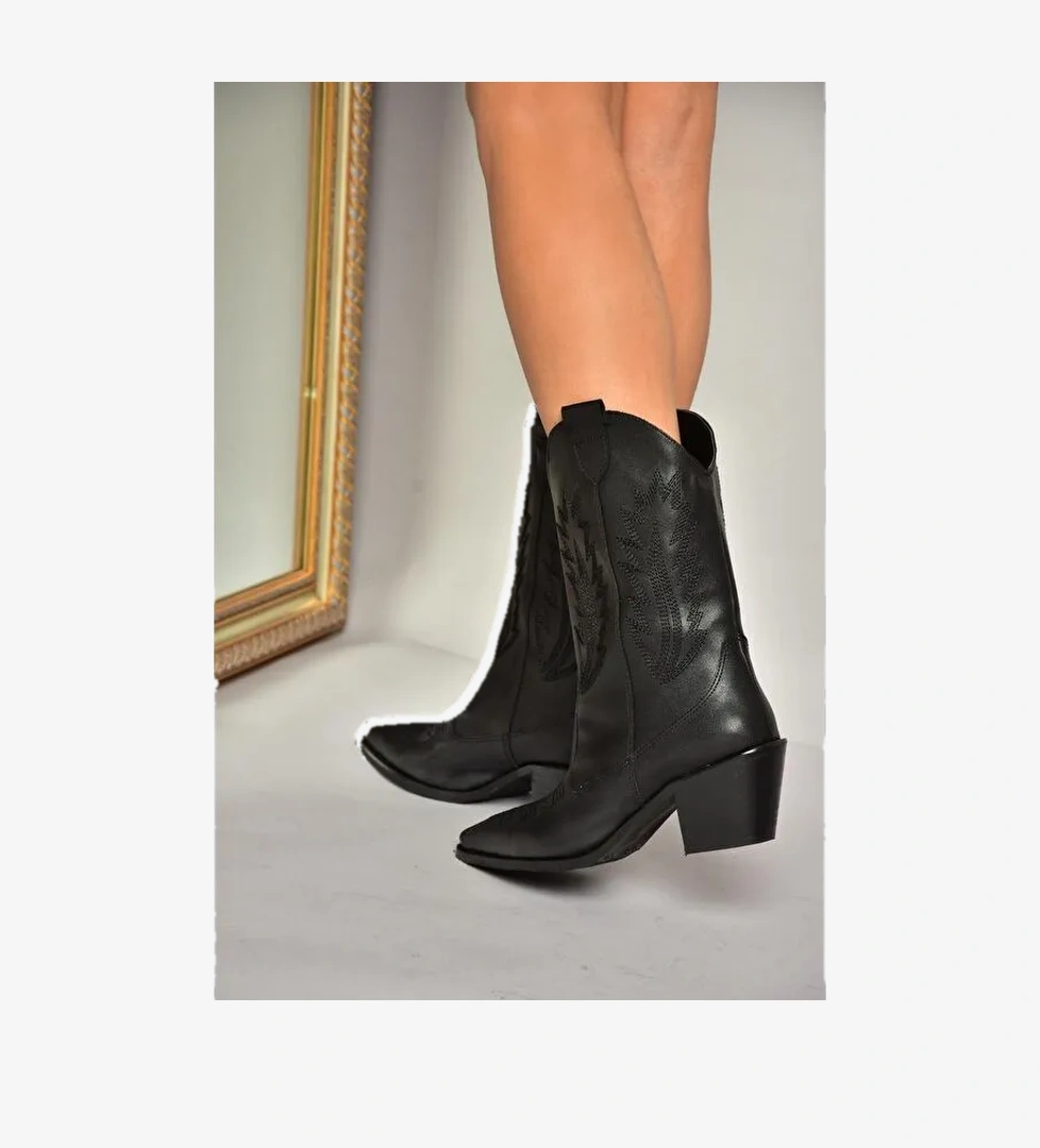 T267655009 Siyah Kalın Topuklu Kadın Bot - Görsel 1