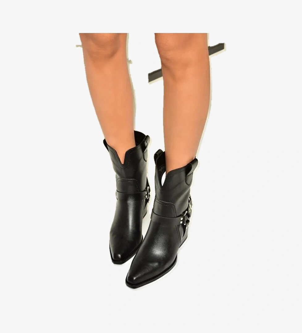 T2960940 Siyah Kadın Bot