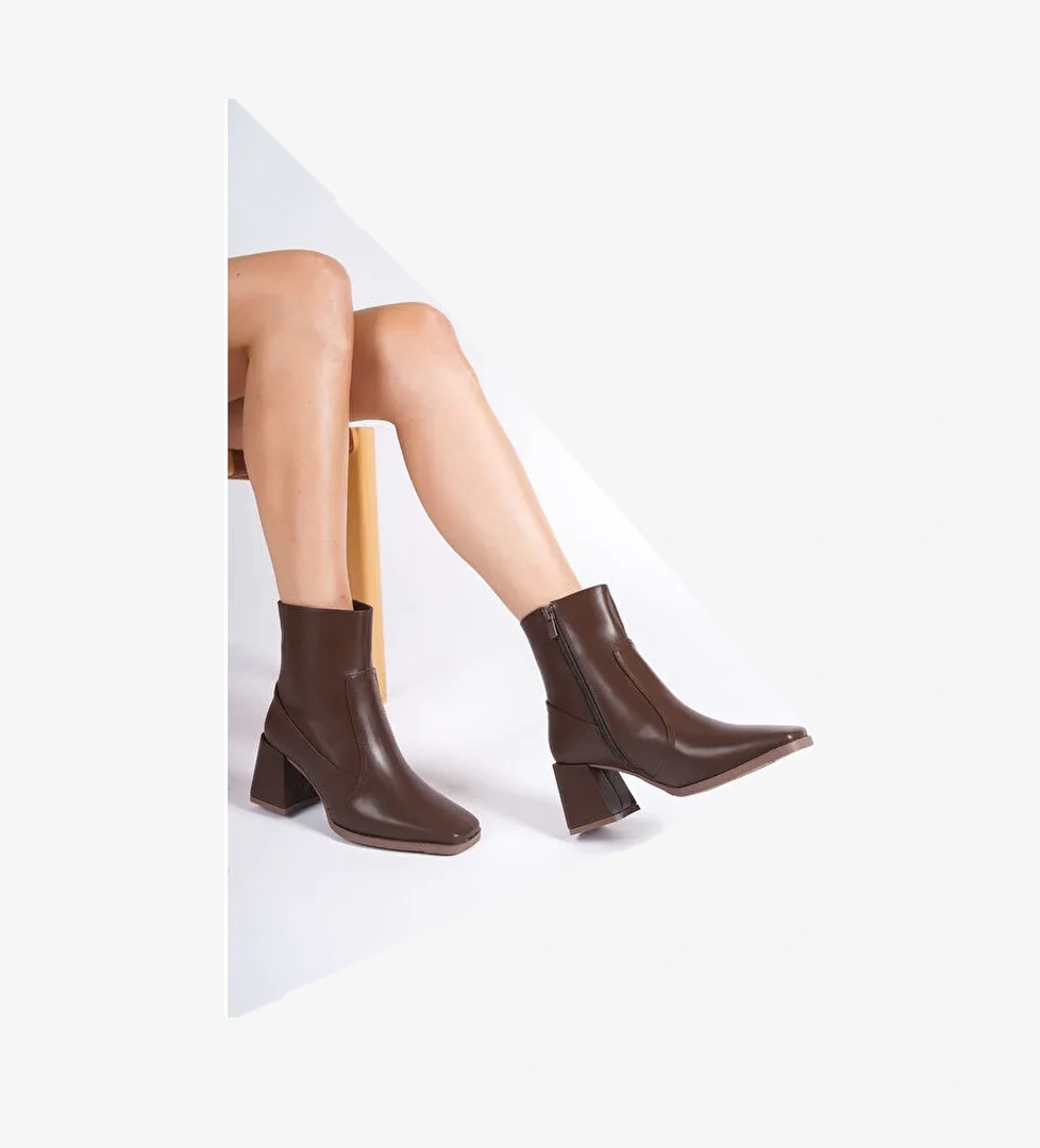 Küt Burunlu Yandan Fermuarlı Kadın Bot