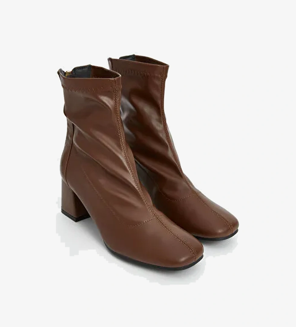 Deri Görünümlü Kadın Topuklu Bot - Görsel 1