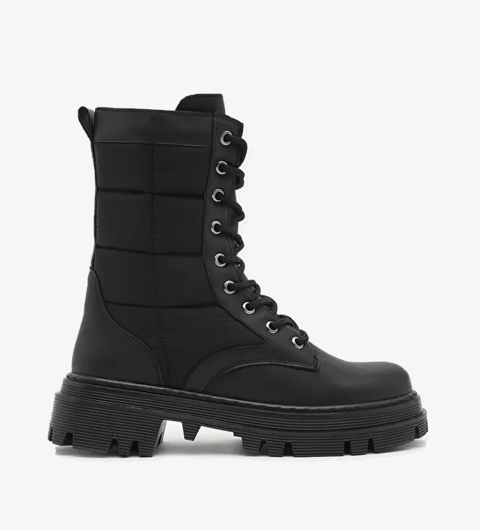 Kadın Siyah Cilt Termo Taban Nakışlı Karo Desenli Bağcıklı ve Fermuarlı Bot