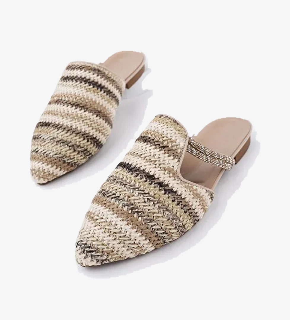 Muggo Jayli̇n Önü Kapalı Kadın Taşlı Günlük Hasır Terlik model görseli