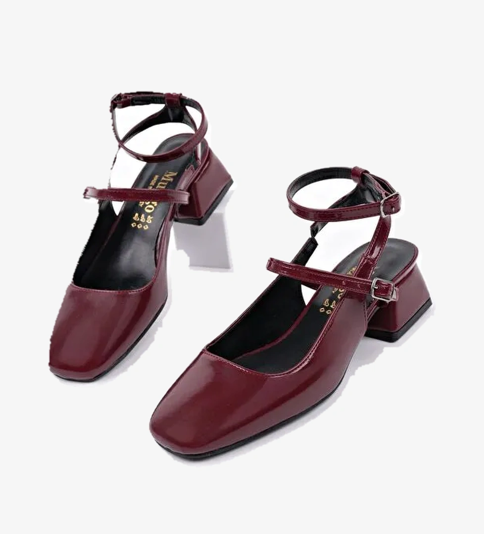 CHOPRA Kare Burun Çift Kemerli Bilekten Bağlamalı Arkası Açık Kısa Topuklu Ayakkabı