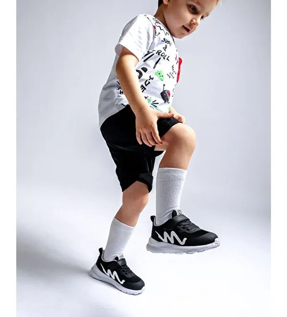 Erkek Çocuk Siyah Spor Ayakkabı