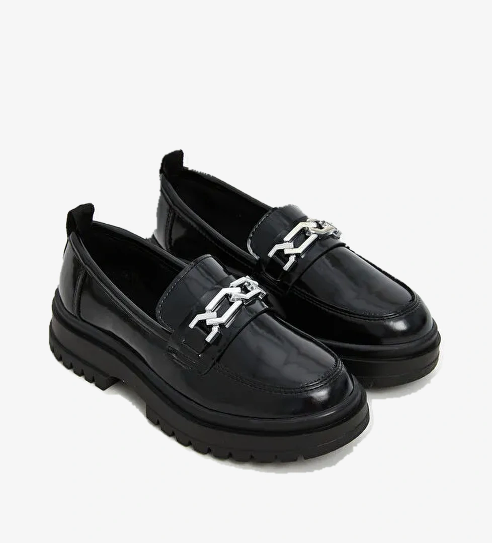 Parlak Görünümlü Kız Çocuk Klasik Ayakkabı