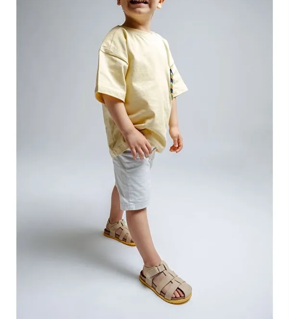 Unisex Çocuk Açık Sarı Hakiki Deri Mantar Tabanlı Günlük Çocuk Sandalet - Görsel 1