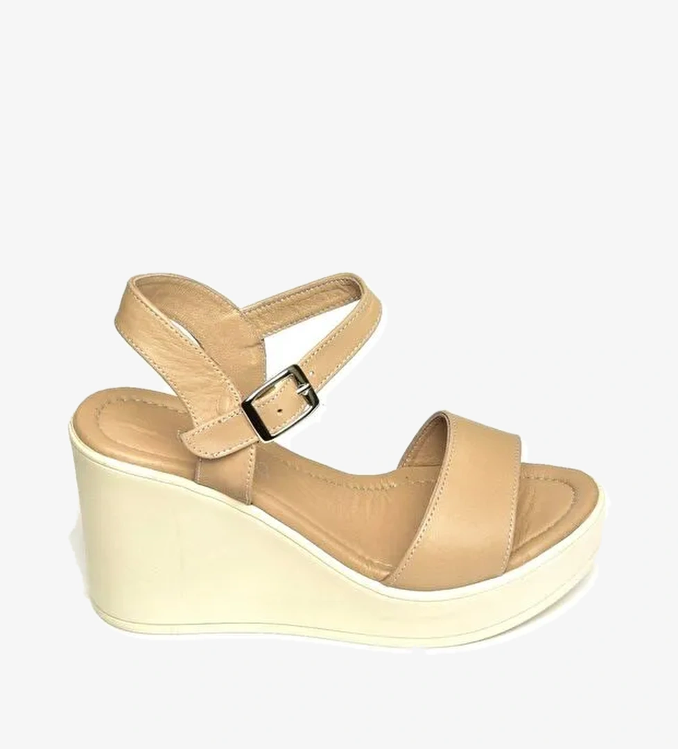 Fox Shoes U5552502 Siyah Bej Kadın Dolgu Topuklu Ayakkabı model görseli