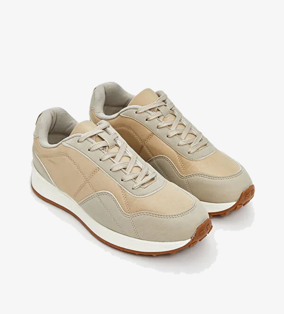 Bağcıklı Kadın Spor Ayakkabı - Görsel 1