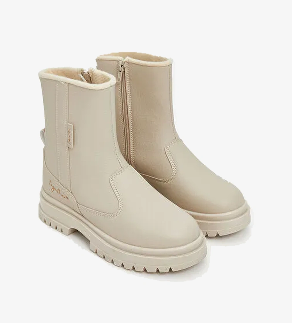 Deri Görünümlü Kız Çocuk Bot