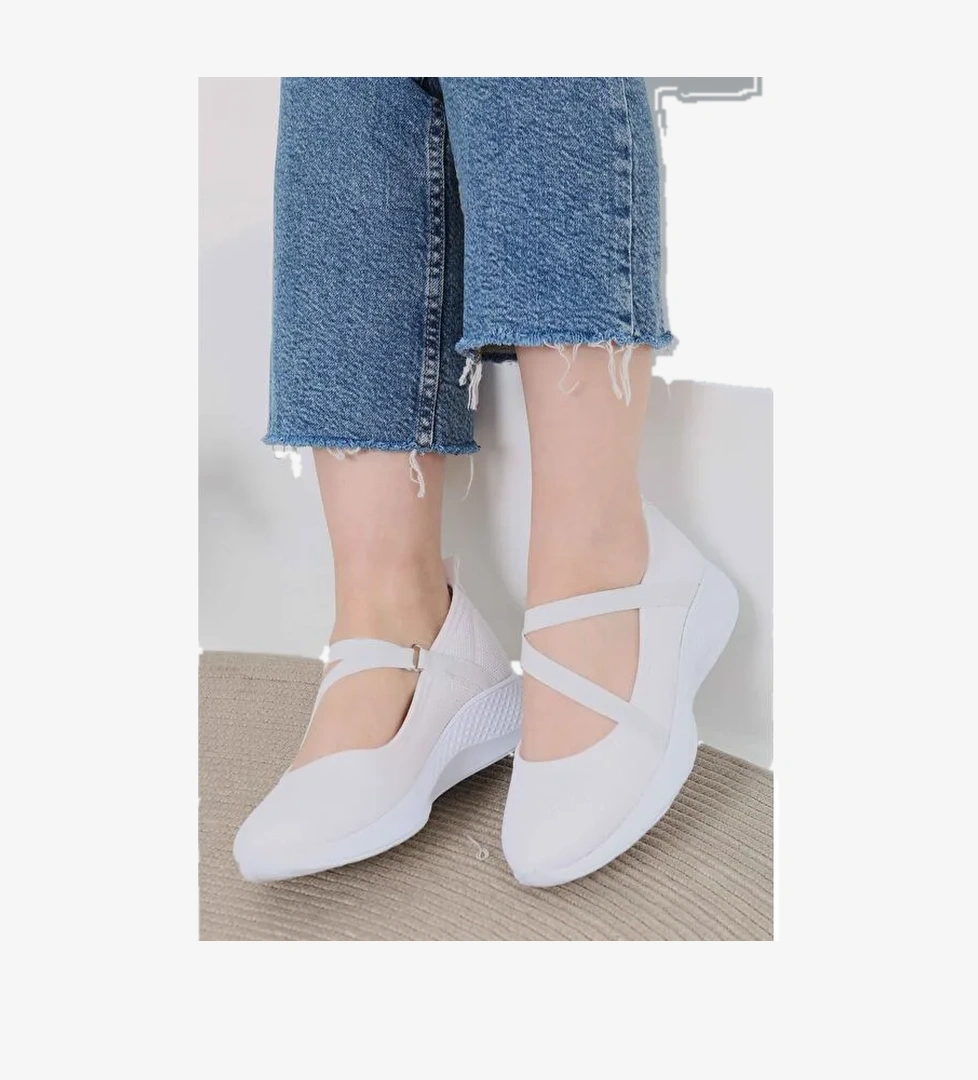 Kadın Beyaz Lastikli Ayakkabı - 27067