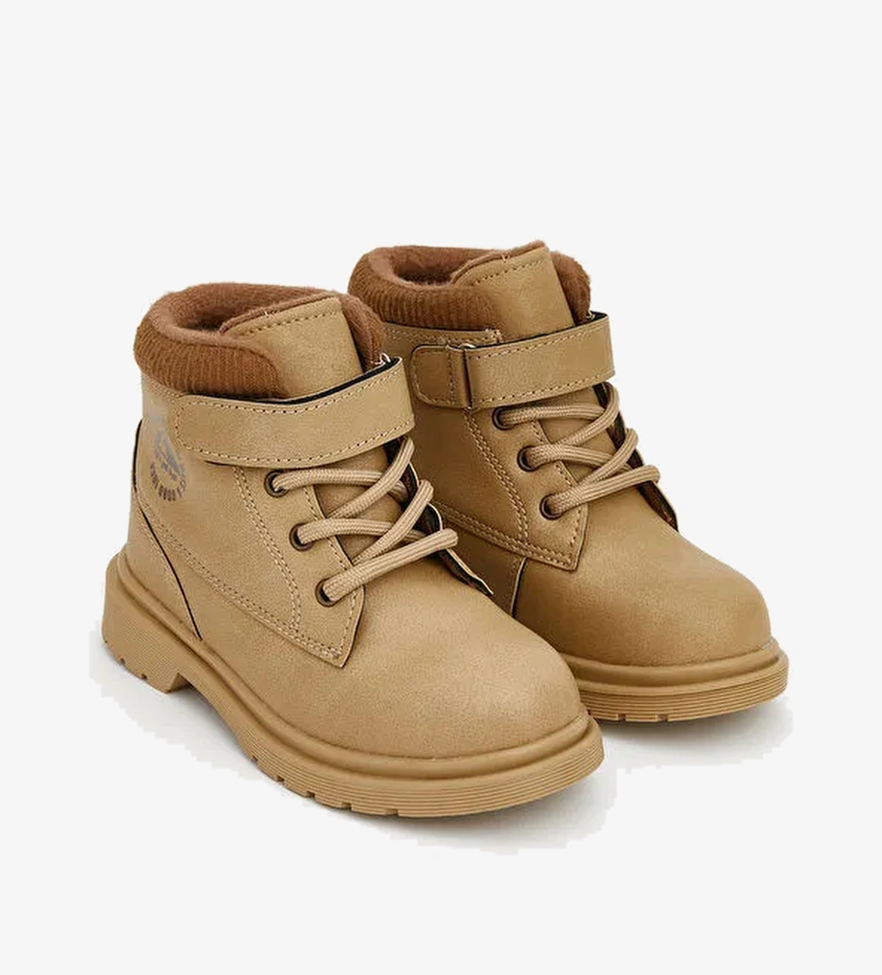 Lcw Steps Bağcık ve Cırt Cırtlı Erkek Çocuk Bot model görseli