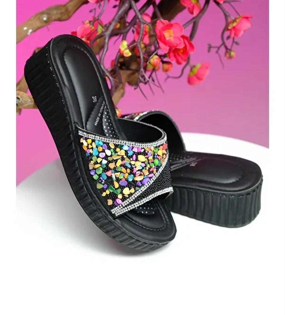 Dazzi Ortopedik Hafif Taban Topuklu Taş ve Boncuk Detaylı Günlük Kadın Terlik - Görsel 1