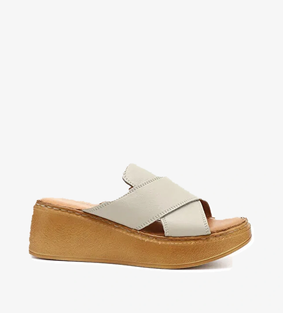 Kadın KREM Dolgu Taban Hakiki Deri Terlik - Görsel 1