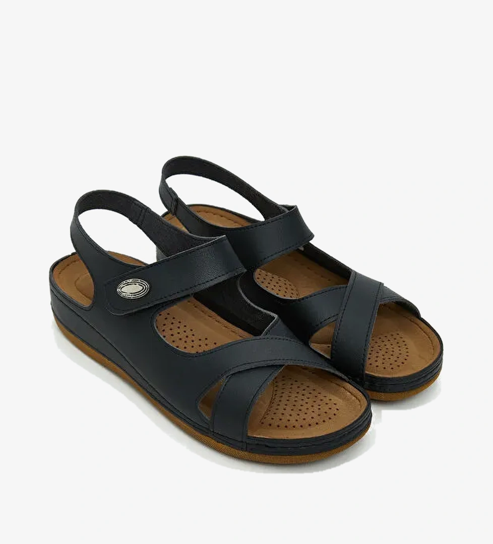 Deri Gorunumlu Kadin Sandalet