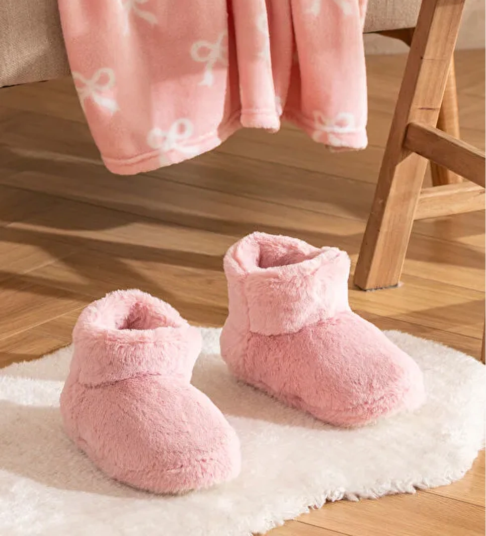 Kadın Pelüş Ev Botu