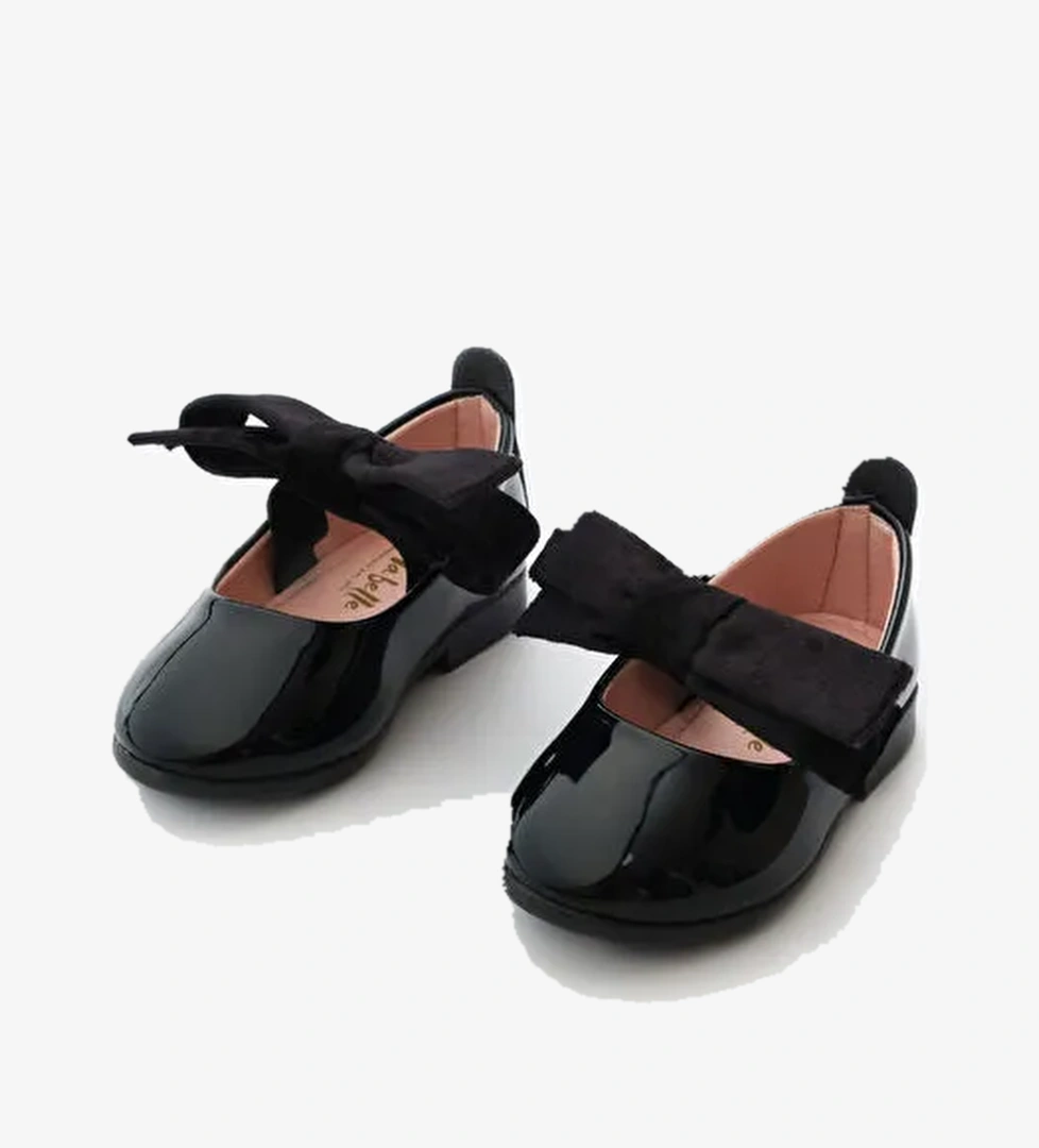 Siyah Rugan Kadife Fiyonklu Kız Çocuk Ayakkabı - Görsel 1