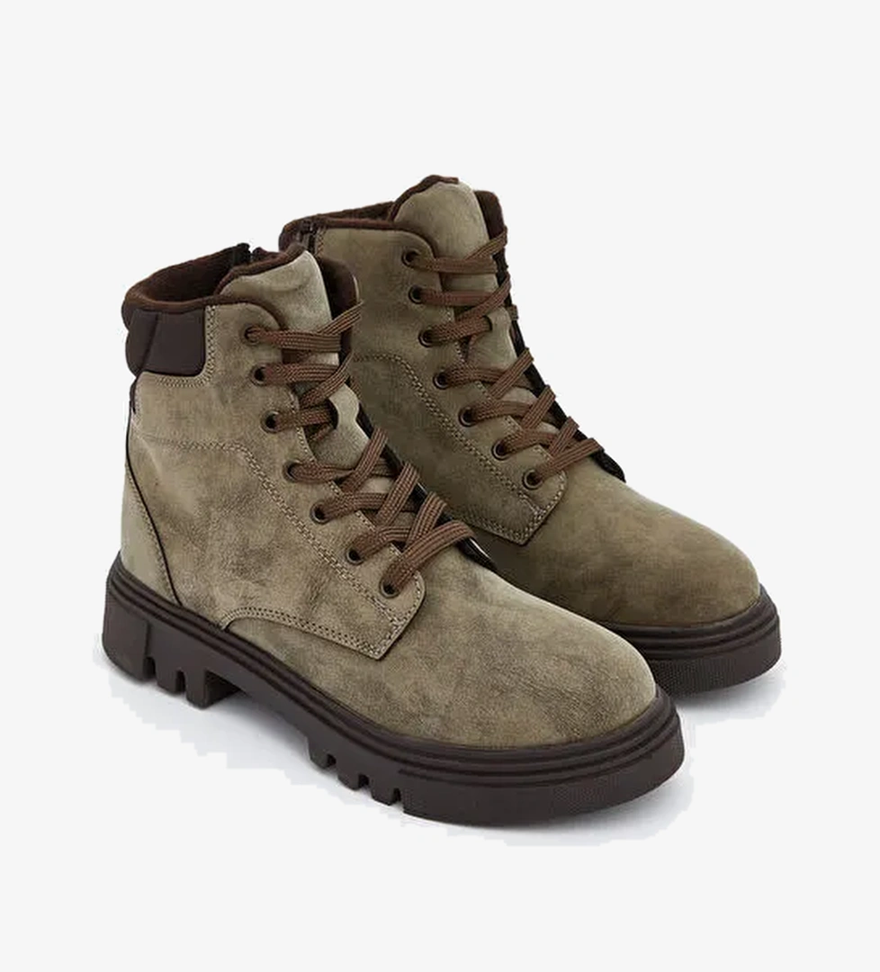 Süet Görünümlü Kadın Bot - Görsel 1