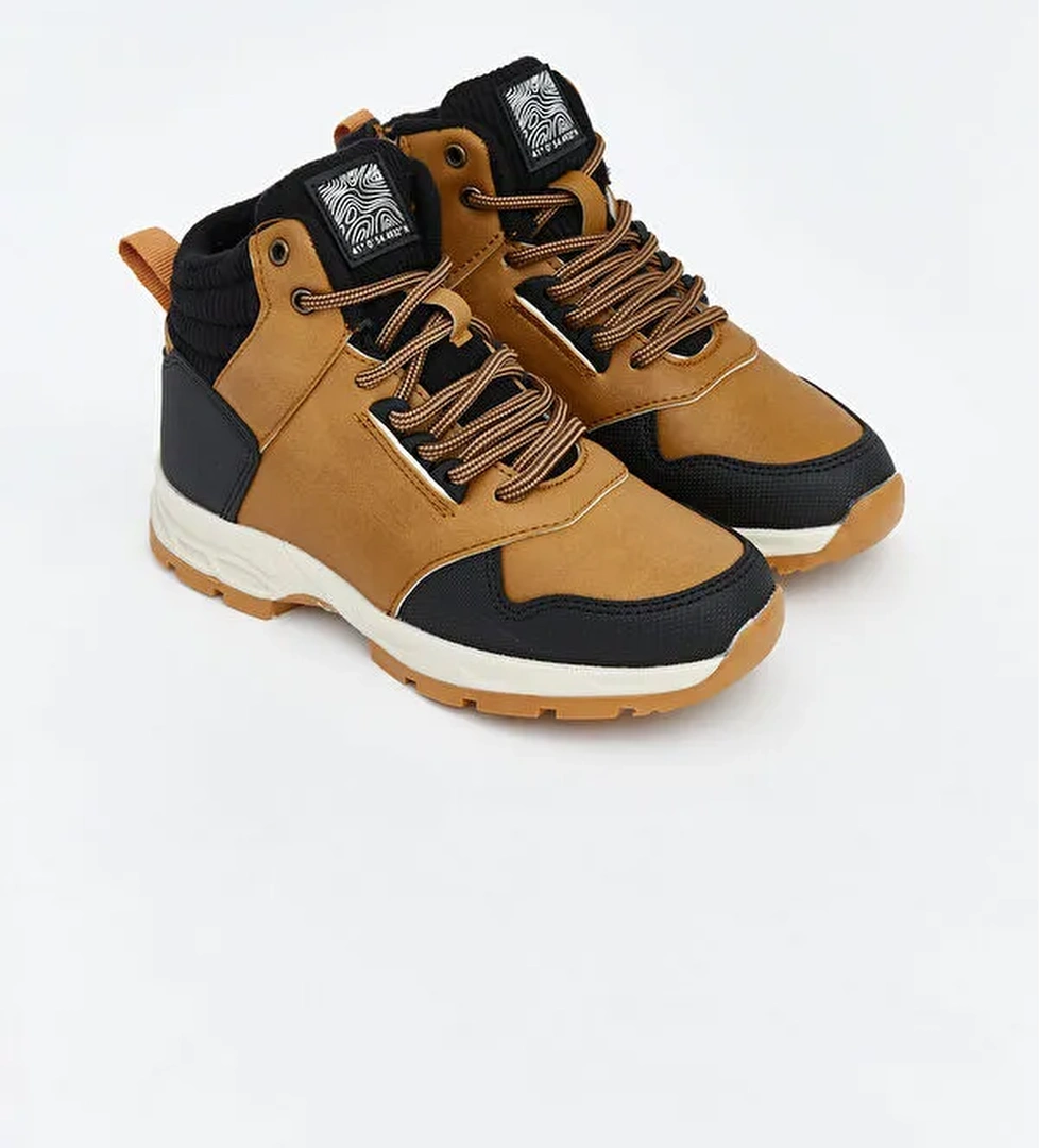 Lcw Steps Bağcıklı Erkek Çocuk Trekking Bot model görseli